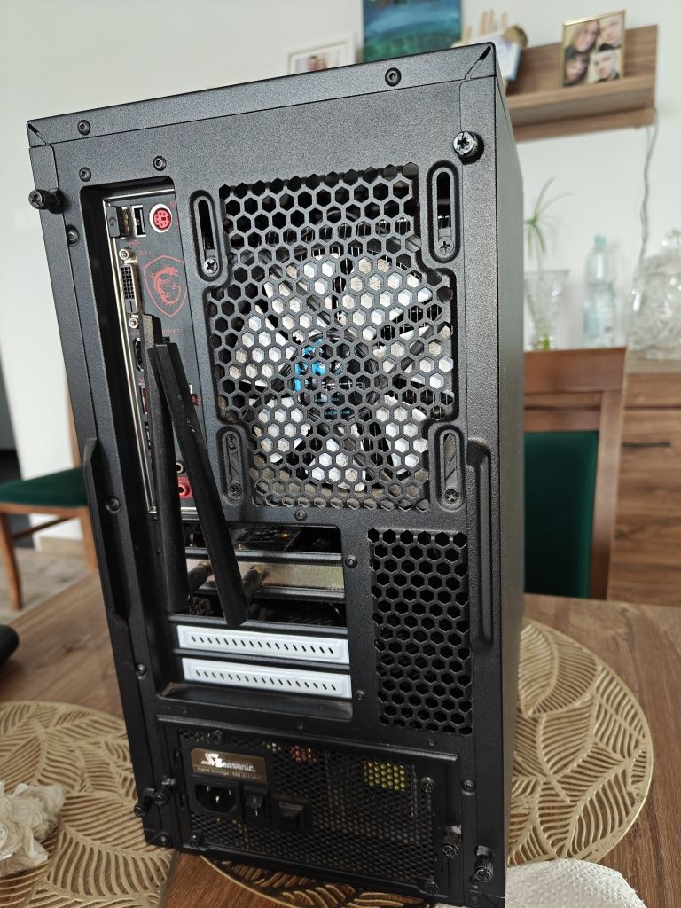 PC i5 9600k, MSI z370m mortar, 16GB 3600MHz