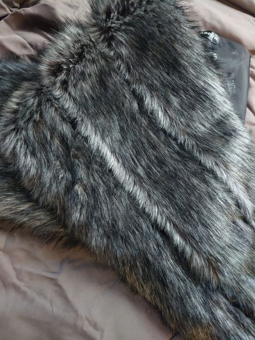 Накидка зі штучного хутра