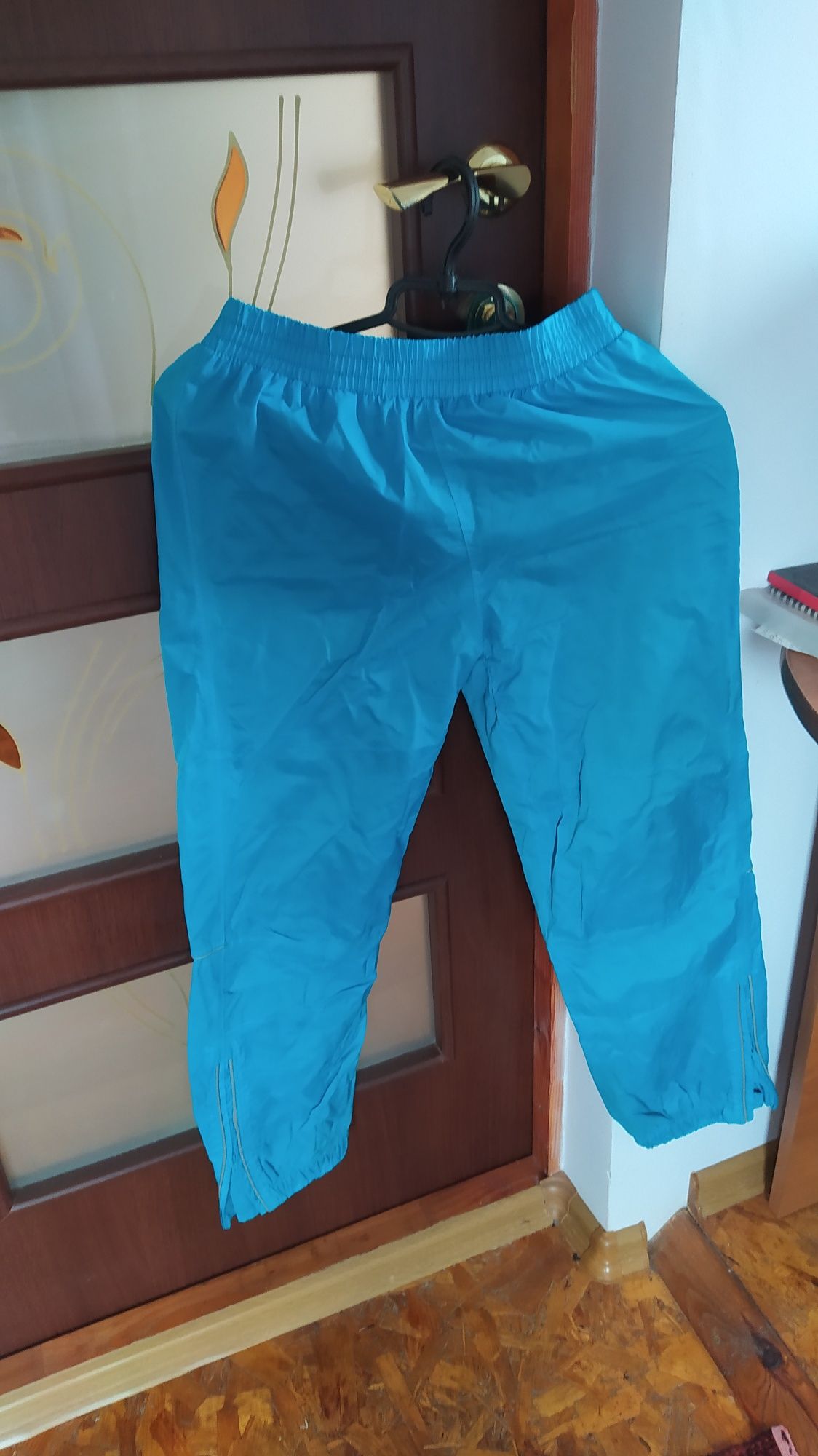 Спортивні жіночі штани, блакитного кольору, розмір s