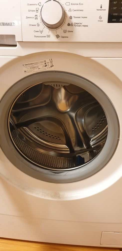 Правльна машина Electrolux 3000 грн.