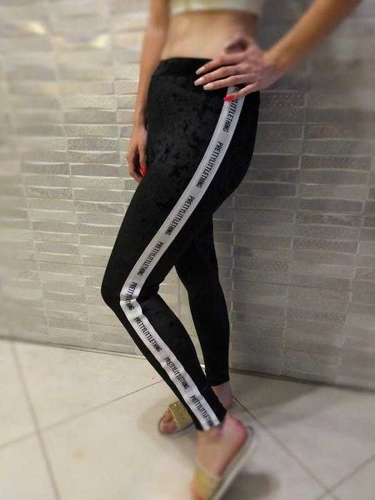 Чорні оксамитові лосини PrettyLittleThing