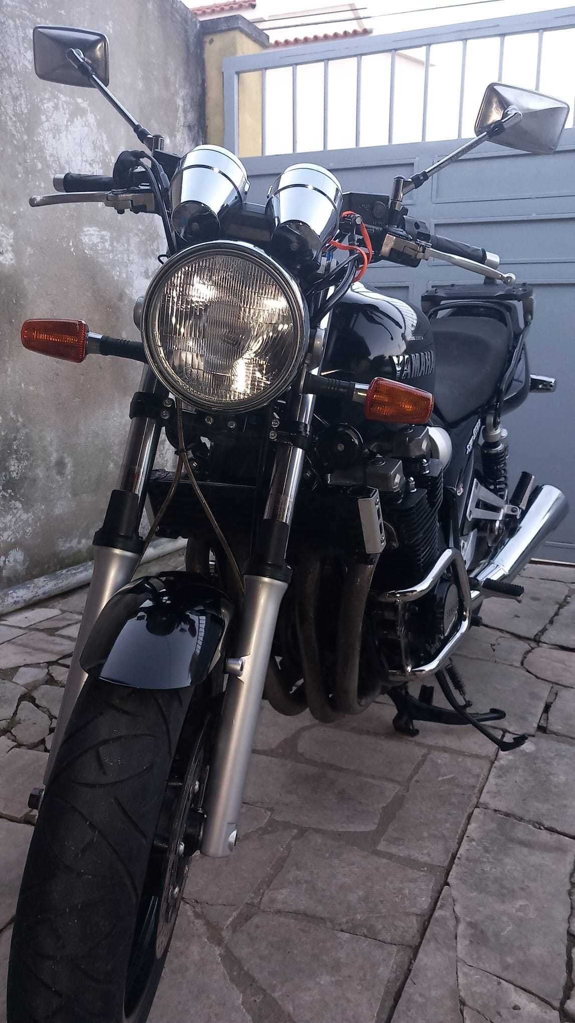 Yamaha XJR 1300 Mota clássica imaculada - 1999