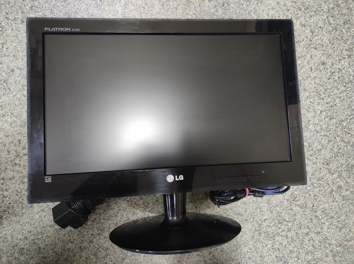 Монитор 18.5'' LG Electronics Flatron E1940S (E1940S-PN)