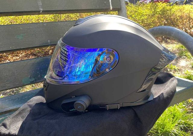 Nowy kask motocyklowy z zestawem słuchawkowym bluetooth M 57-58