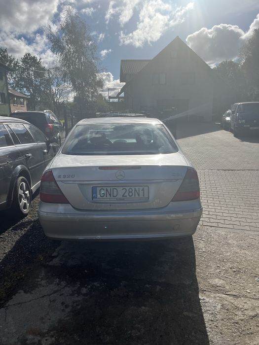 Mercedes W211 E320