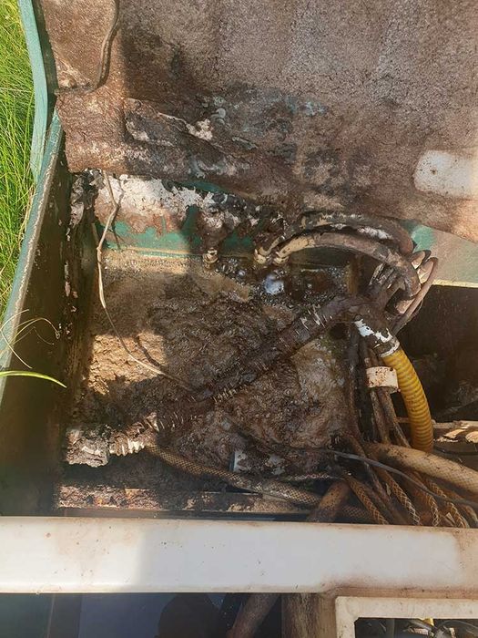 Ручная ЧИСТКА СЛИВНЫХ ЯМ чистка выгребных ям Откачка ила ассенизатор