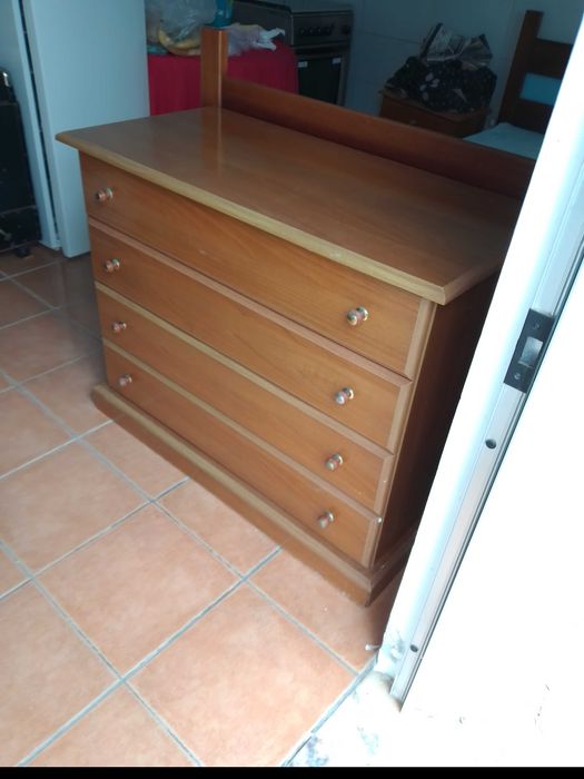 2 cómodas (4 gavetas)