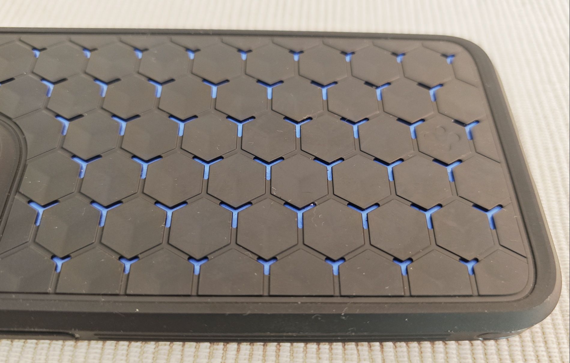 Чохол iPhone 15 pro max Spigen CRYO ARMOR
