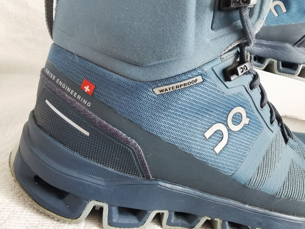 On Cloud Swiss Engineering Cloudrock Waterproof  37