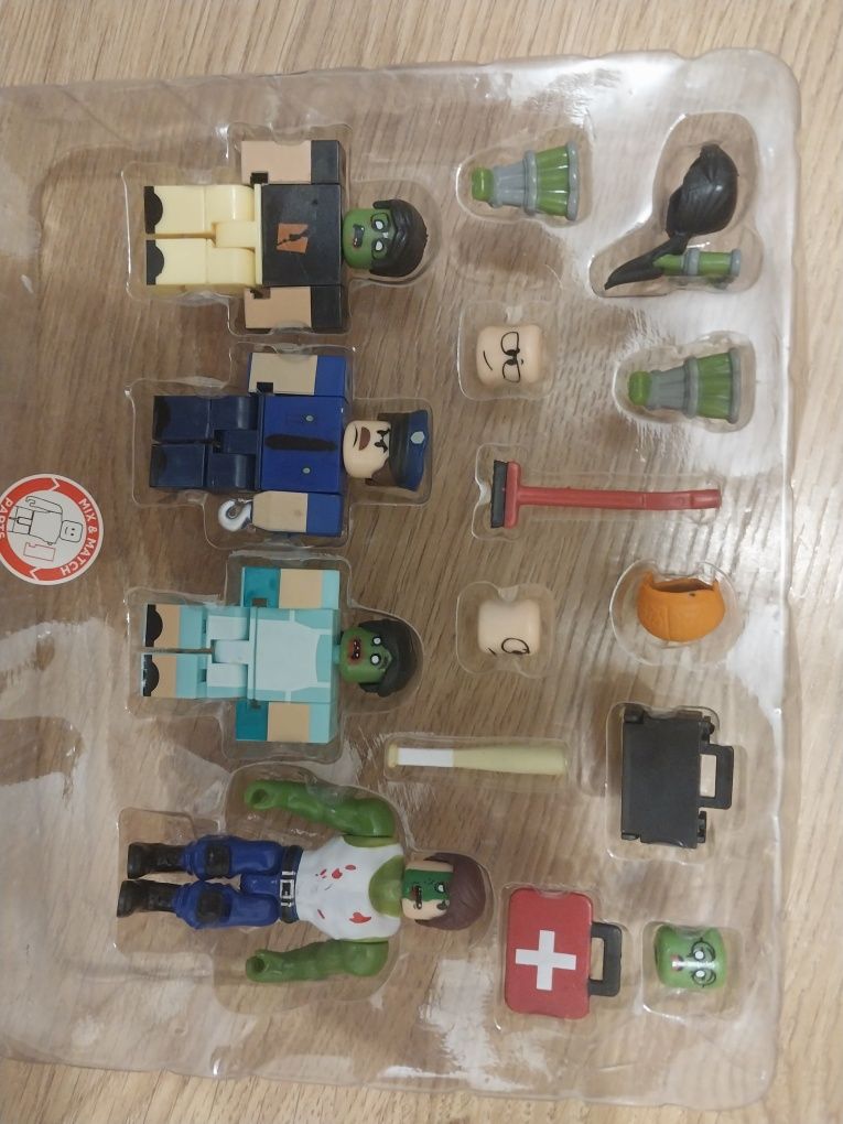 Герої гри "Roblox" з деталями. Іграшка.