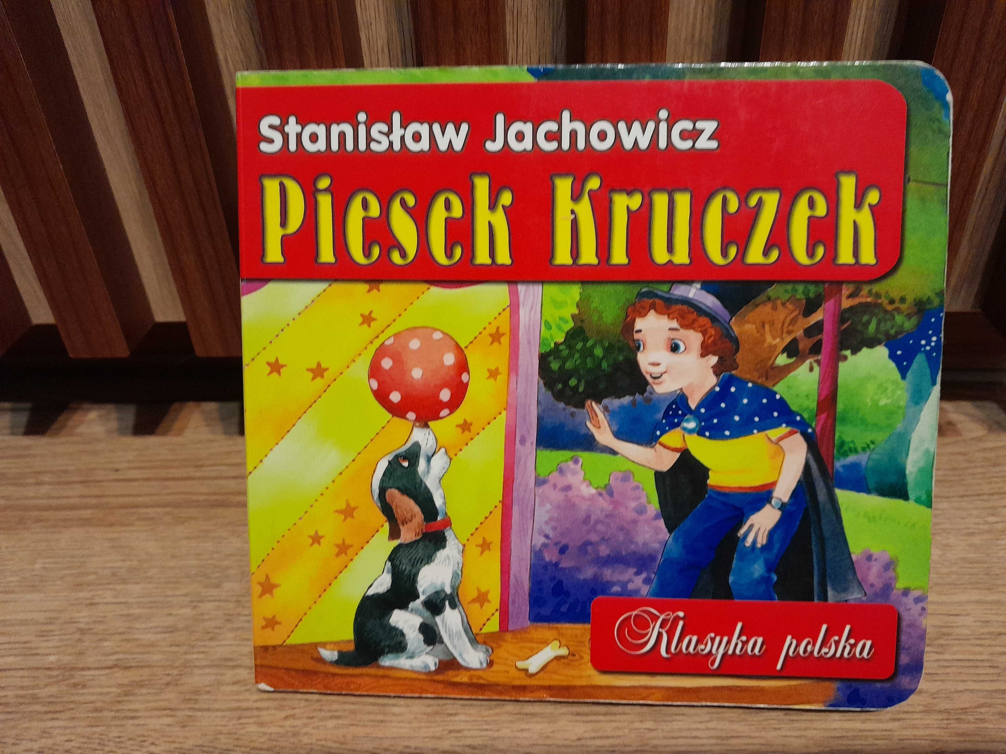 Zestaw czterech książeczek z twardymi stronami