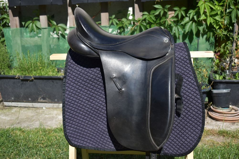 Siodło ujeżdżeniowe Barnsby 17"