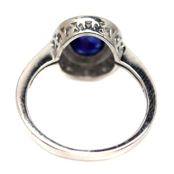 Кольцо с синим сапфиром 6х8 мм, серебро 925 пробы, размеры 18.19