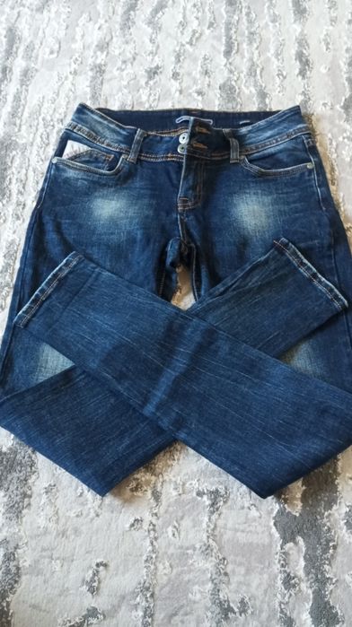 Недорого майже нові джинси 30 розмір
