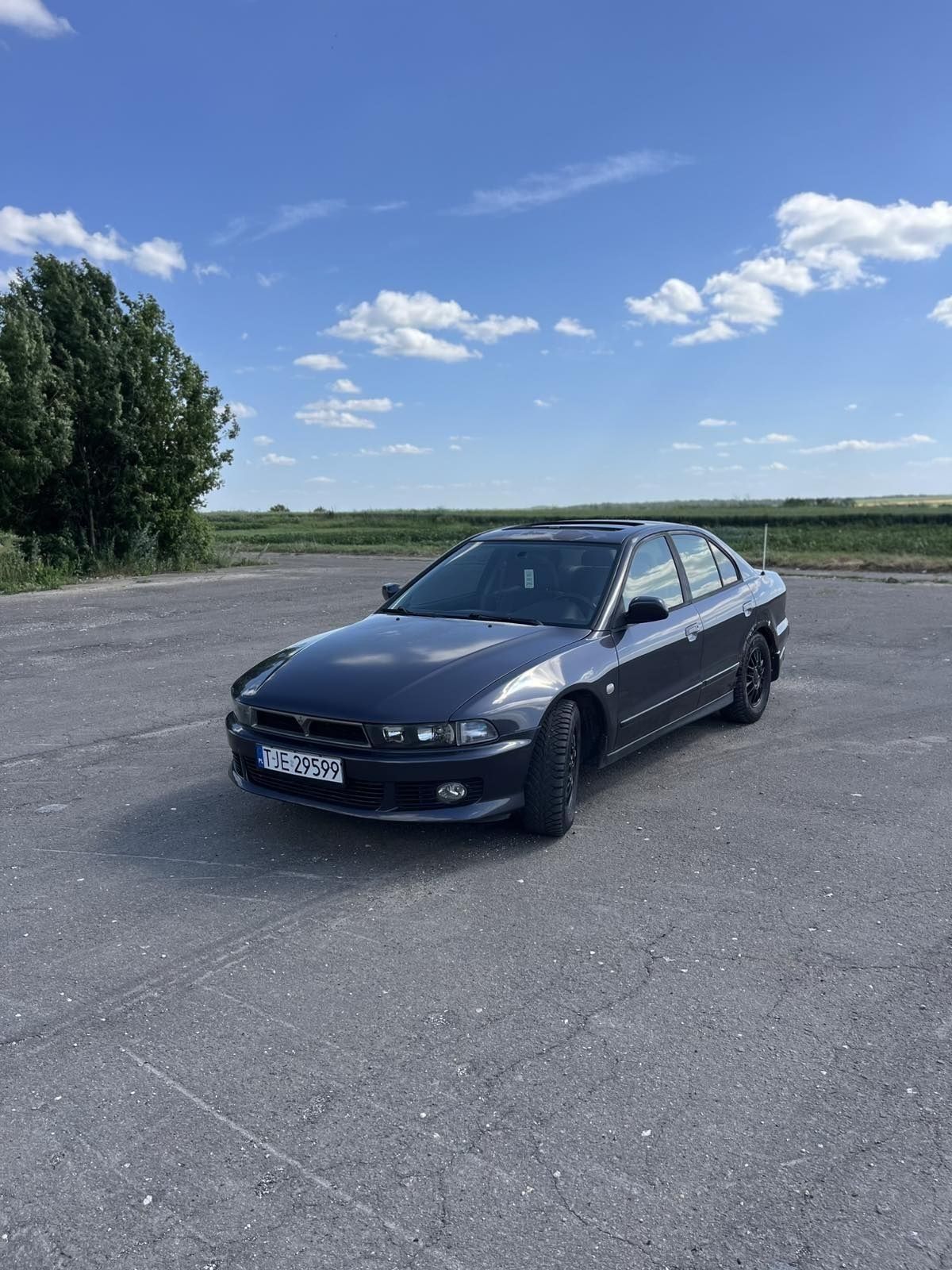 Автомобіль мітсубіші