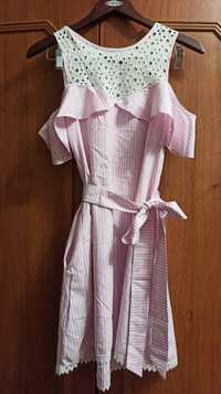 Лёгкое розовое платье