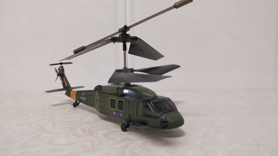 Helicóptero RC Black Hawk