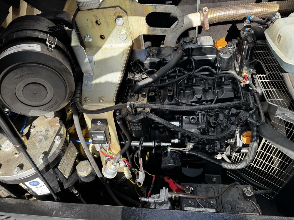 Kompresor srubowy spalinowy DOOSAN 7/41 jak nowy