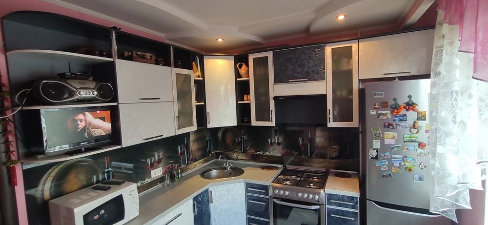 Продам 3 кімнатну квартиру вул. Єськова