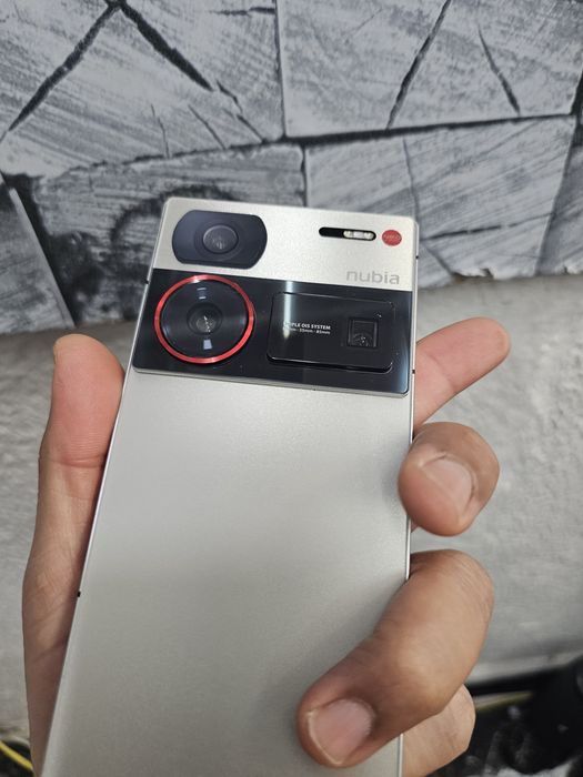 Zte Nubia Z60 ultra..256/12gb