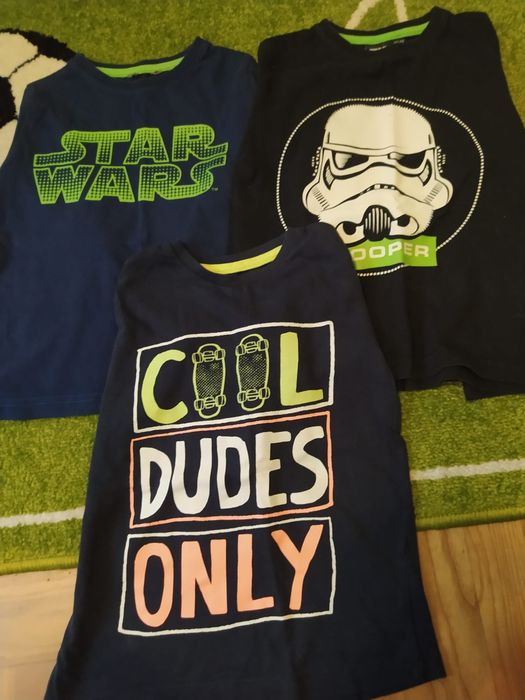 3 koszulki na długi rękaw, jedna kupiona w Pepco, 2 Star Wars