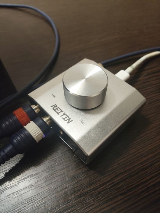 Портативна звукова карта Reiyin