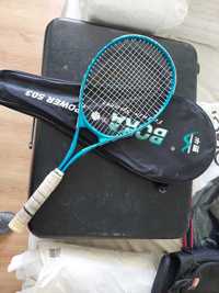 Тенісні ракетки для великого тенісу у чохлі.
