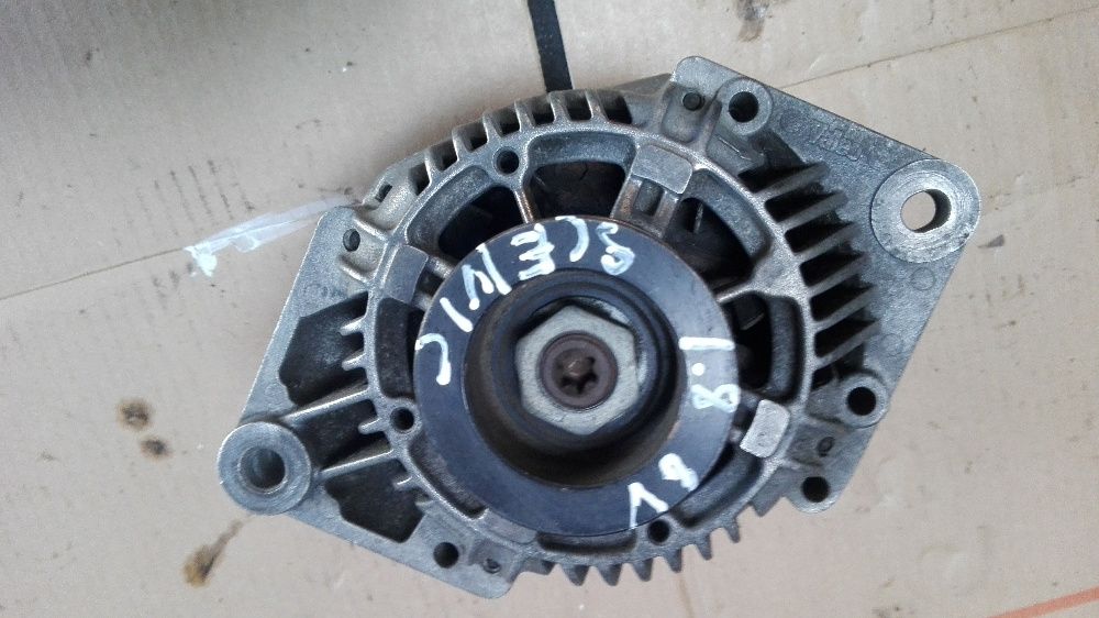 Alternator Renault Scenic 1,8 8 V valeo