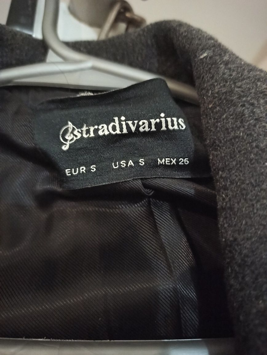 Пальто від Stradivarius