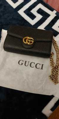 Mala Gucci glamour