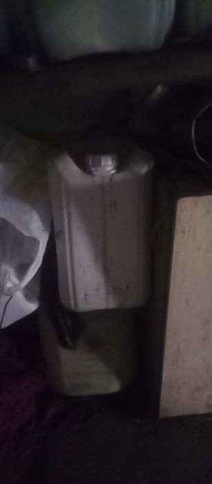 Продам канистры б.у