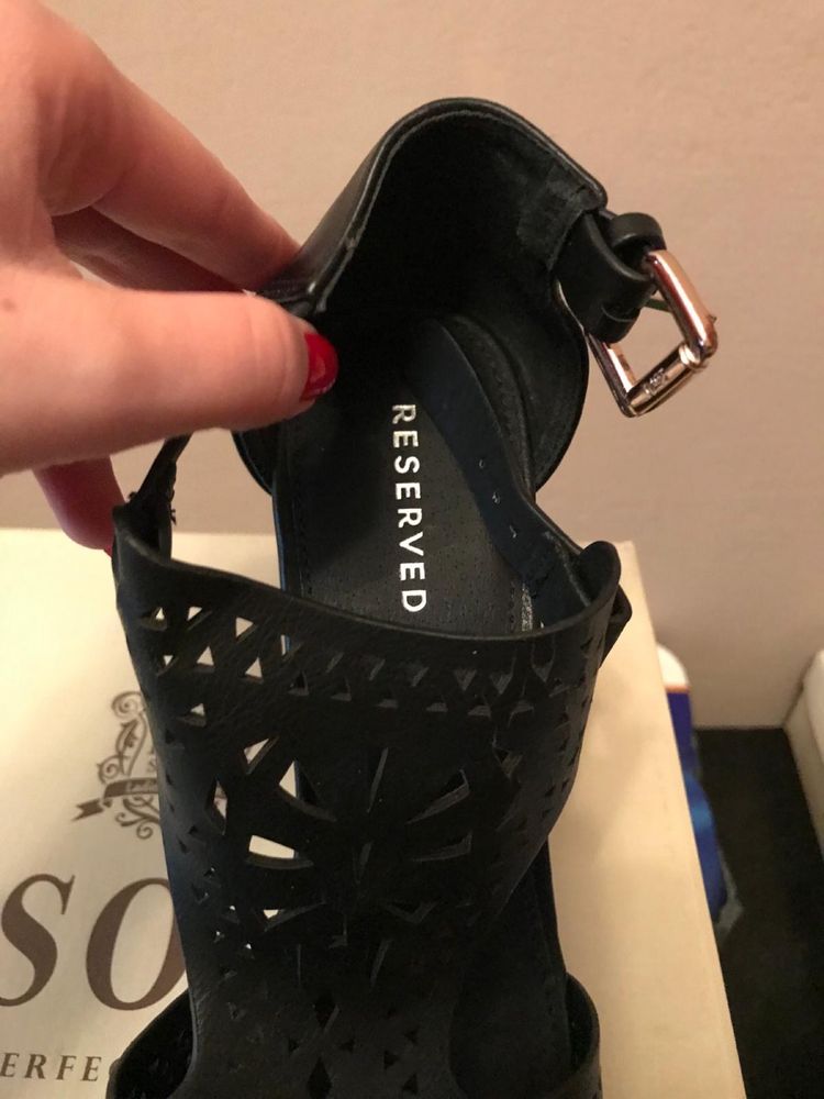 Nowe sandaly Reserved