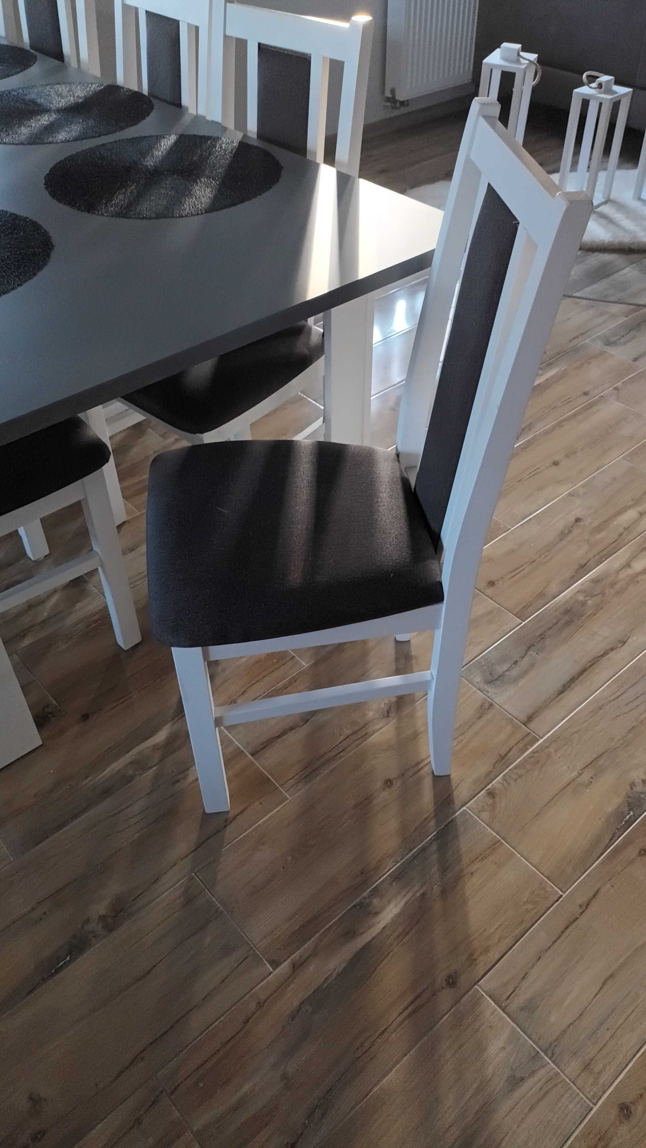 Stół plus Krzesla drewniane