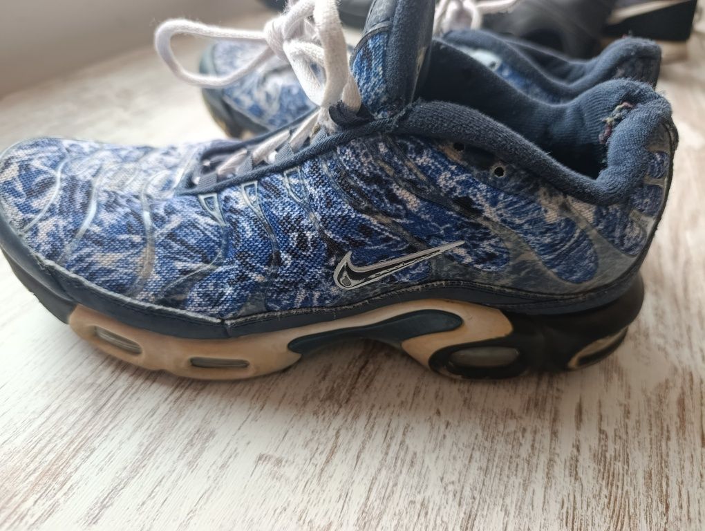Vendo sapatilha Nike tn azul marinho em bom estado