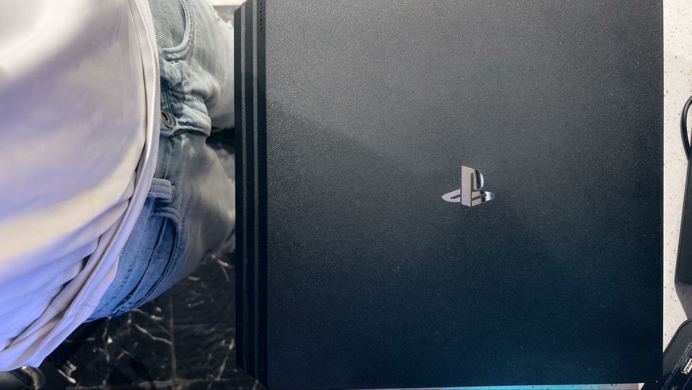 Witam sprzedam ps4 pro