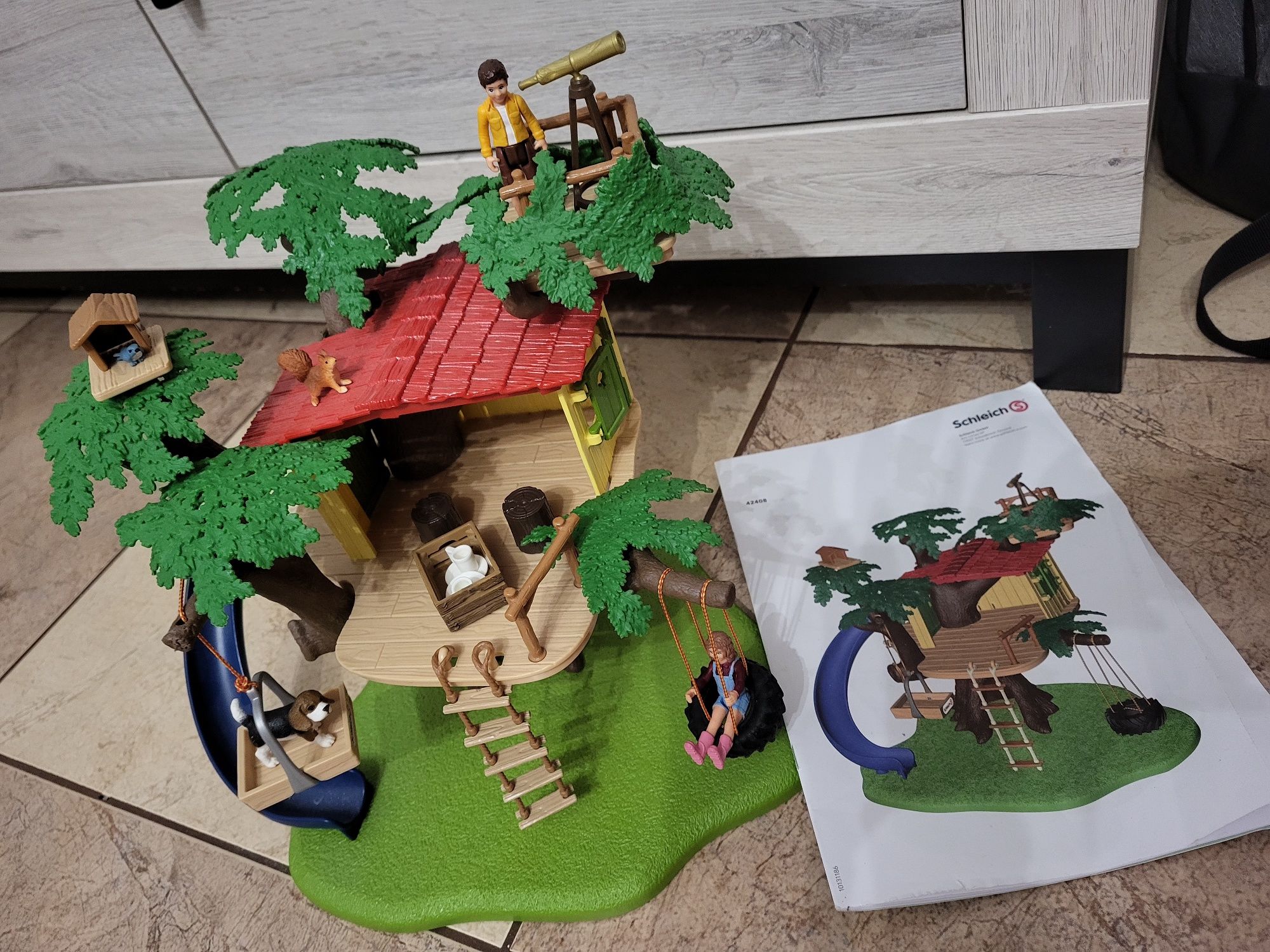 Schleich domek na drzewie