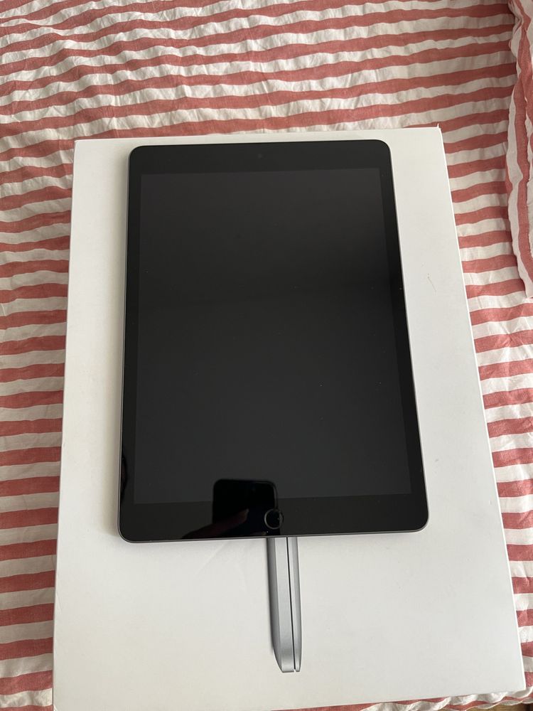 Apple iPad 10.2" 9a Geração 2021 64Gb