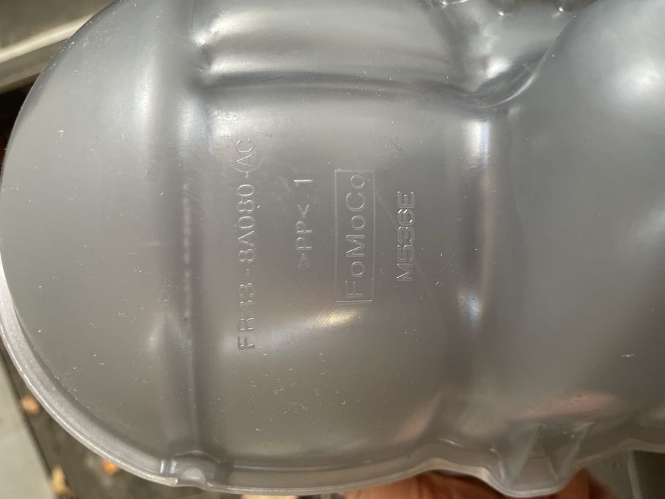 Бачек расширительный ford mustang 2015-2023 форд мустанг