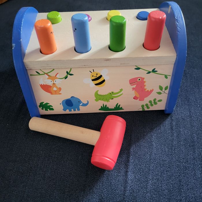 Drewniana zabawka kolorowy wbijak