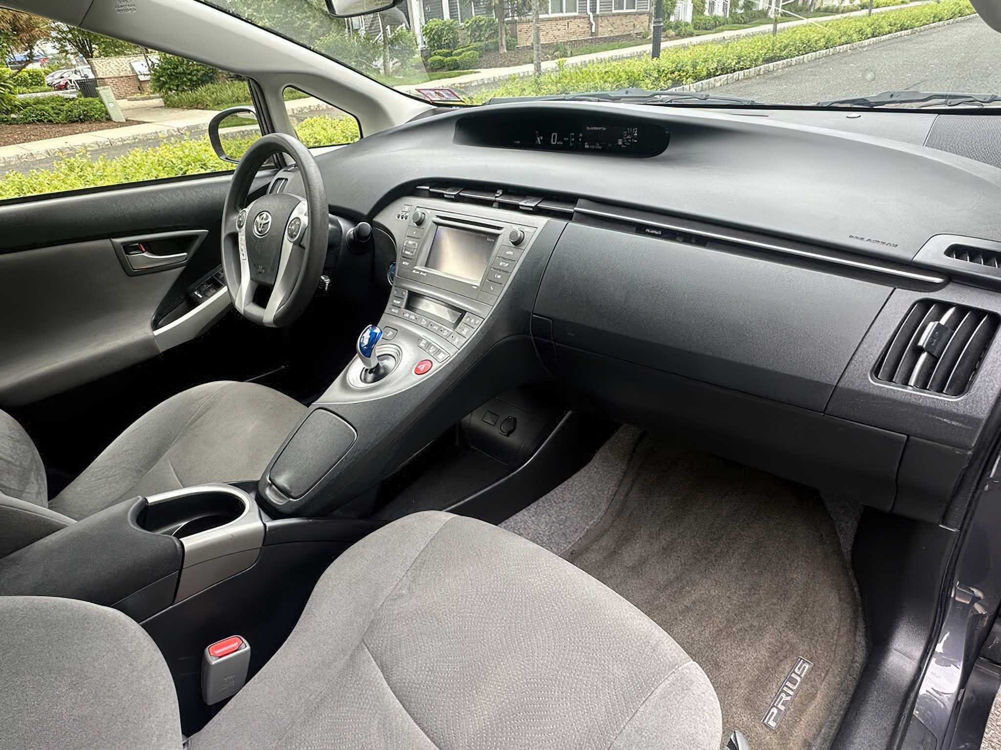 Toyota Prius One 2014