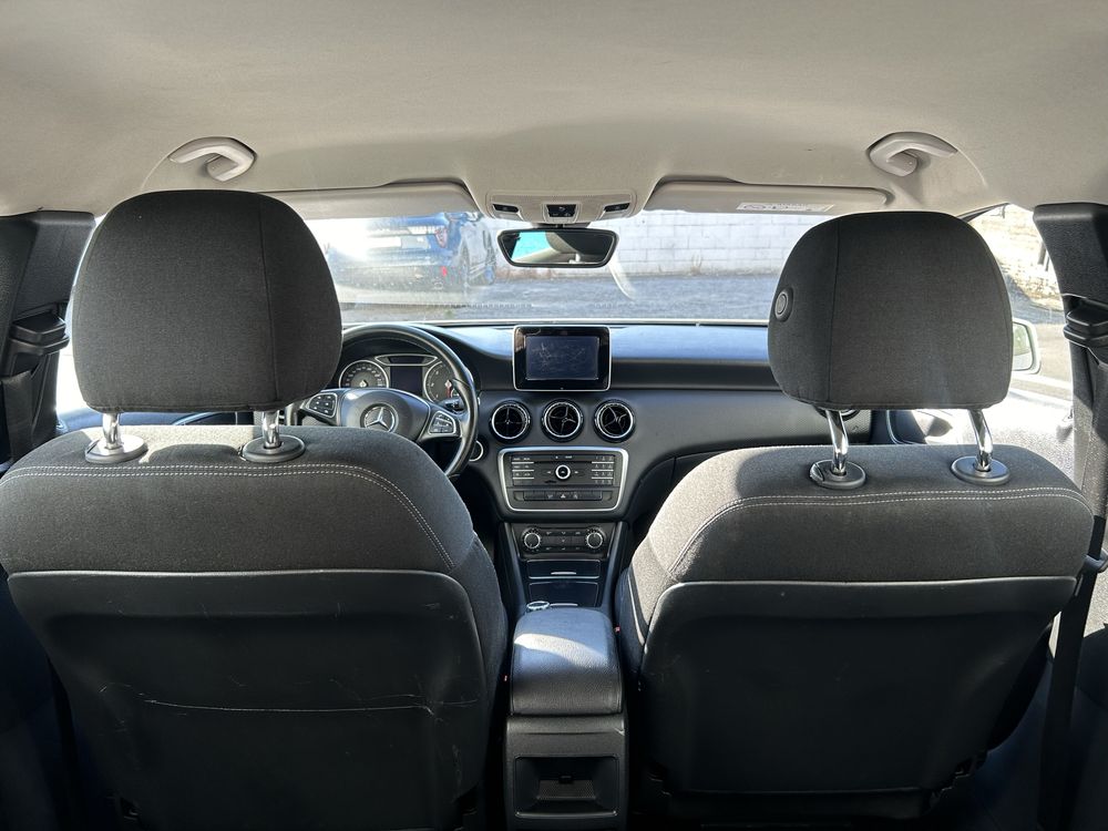 Mercedes A180d automático
