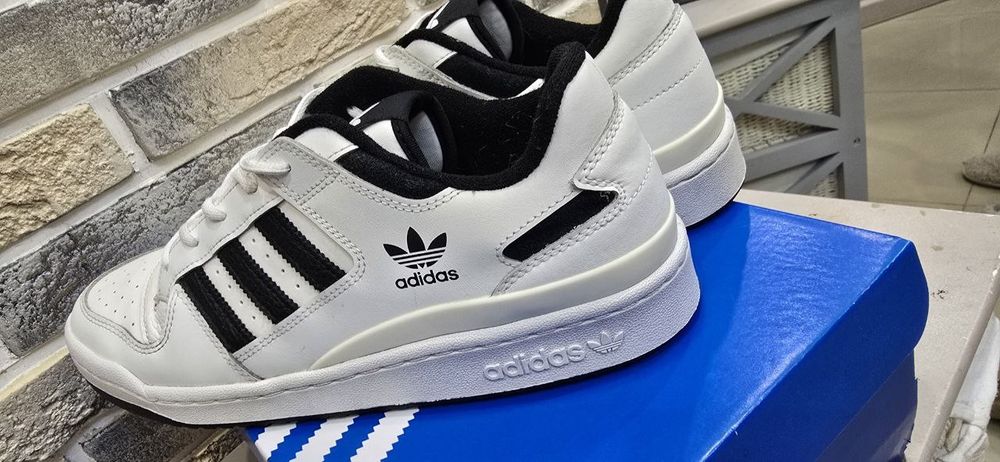 Adidas Low Forum 10,5US