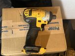 DeWalt DCF885 – zakrętarka udarowa 18V, stan bardzo dobry