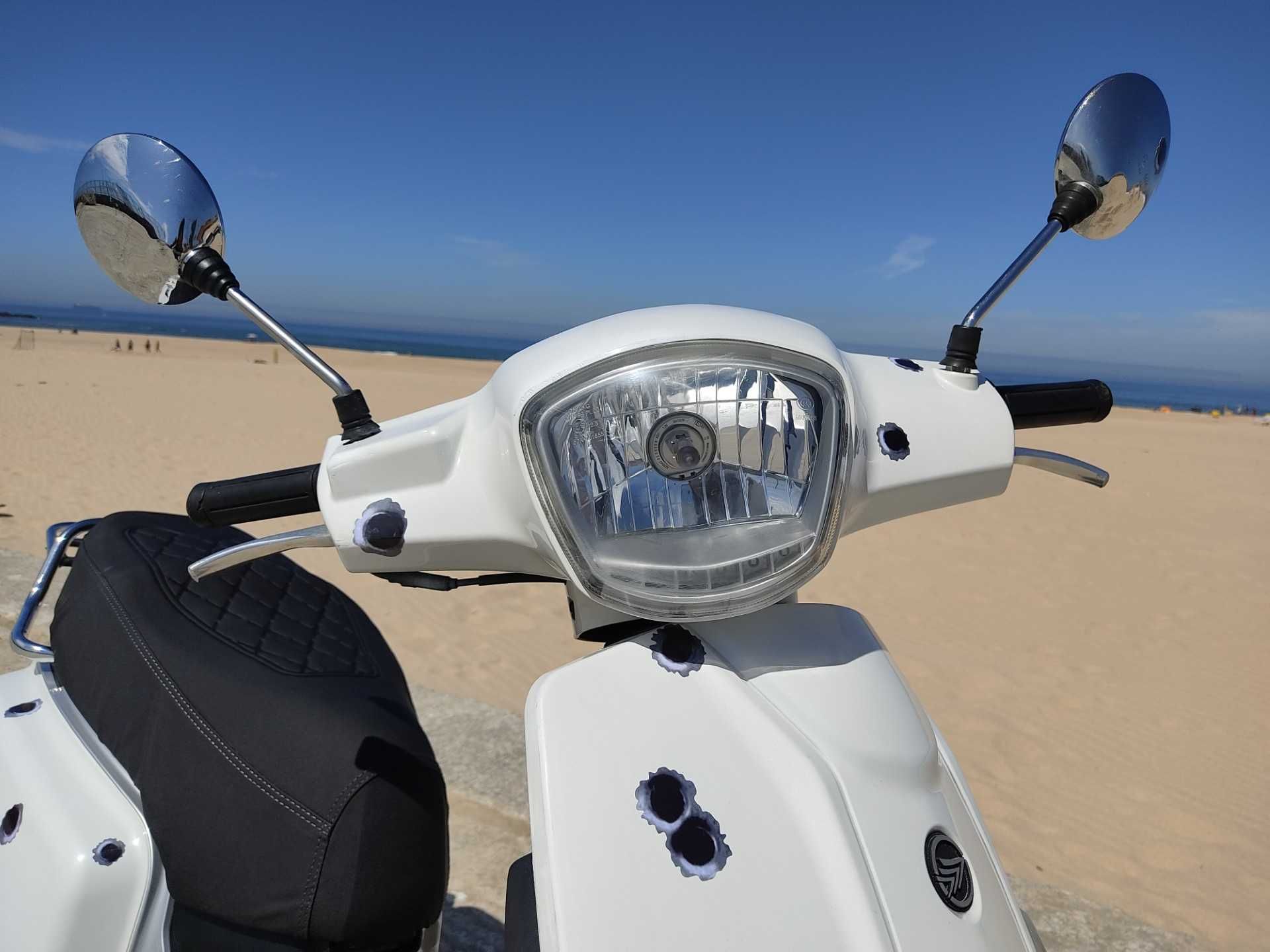 Scooter 70 citadina 2 t única econômica c nova vendo ou troc
