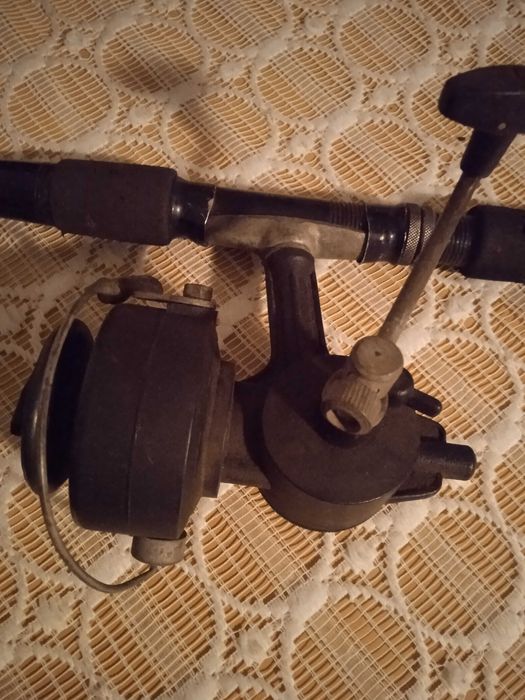 Stara wędka z kołowrotkiem