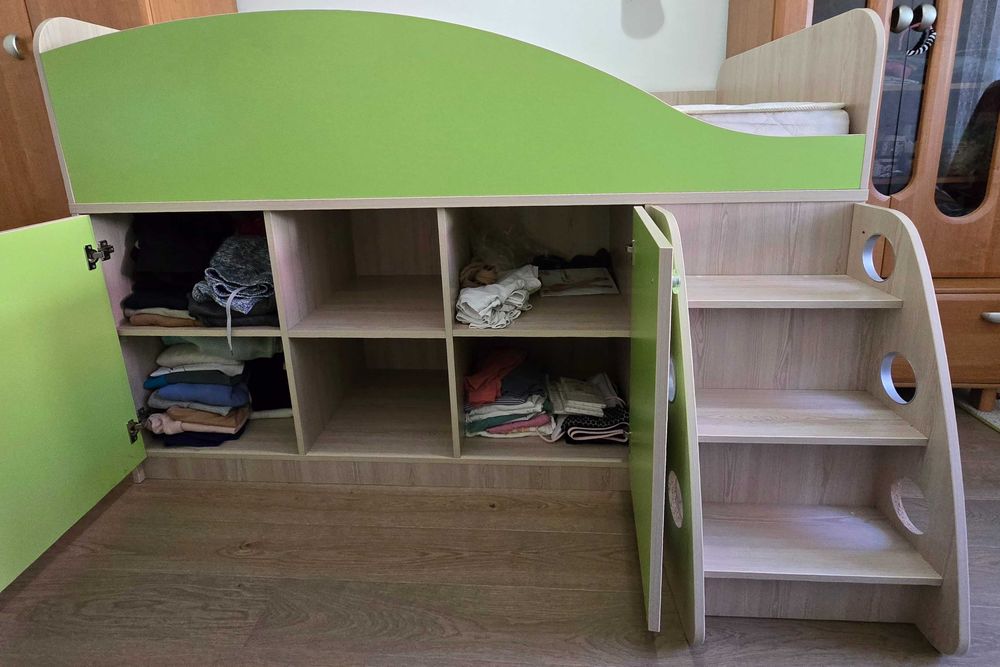 Дитяче ліжко-шафа