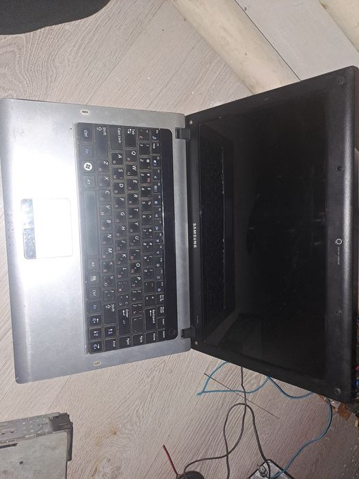 Продам ноутбук Samsung rv408