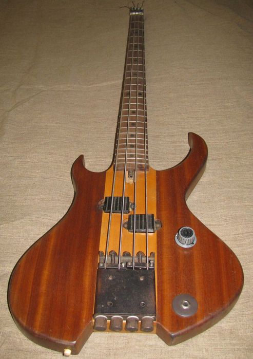 Бас гитара, мастеровая