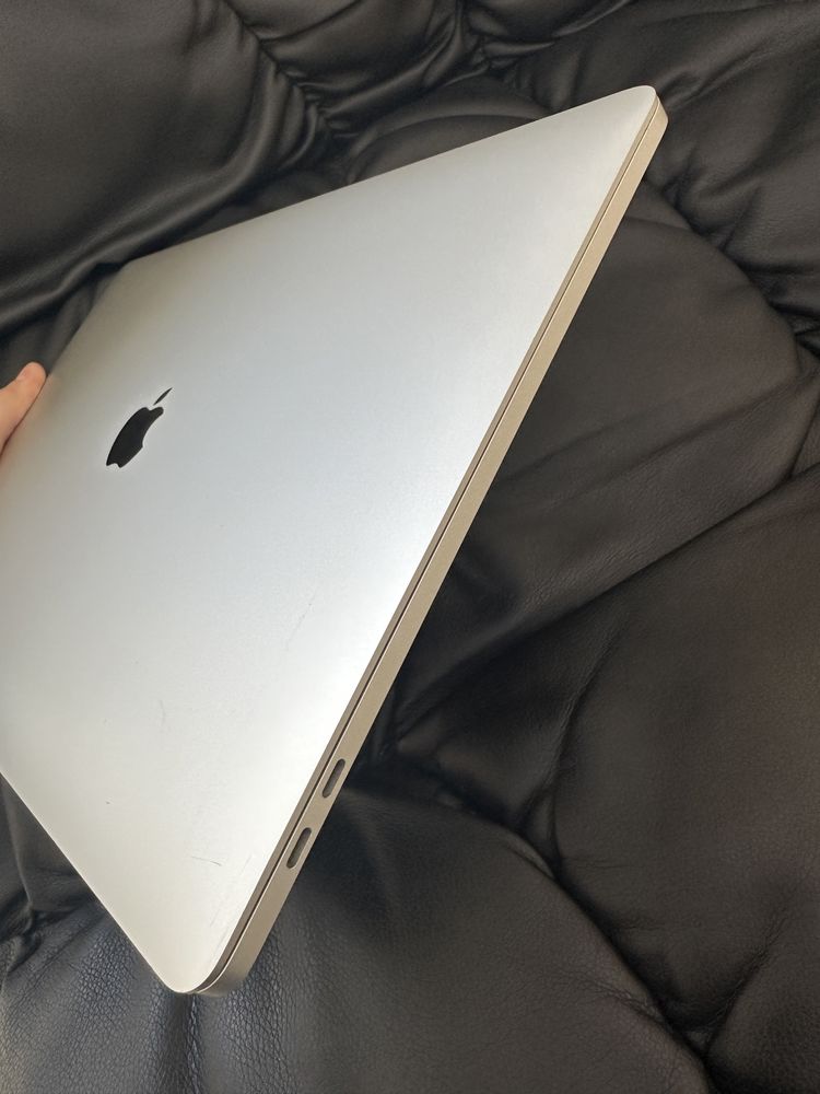 Macbook Pro 16’ 2019 i7 32gb 512SSD