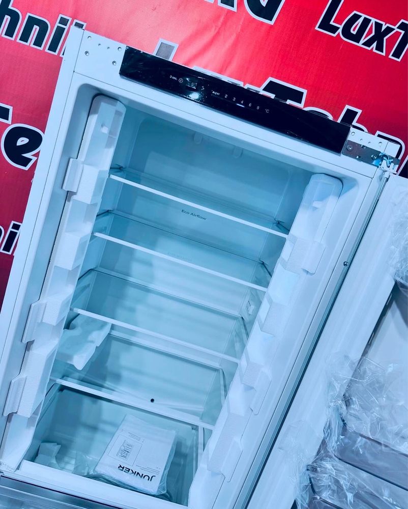Junker ( Bosch ) холодильник під д забудову , новий